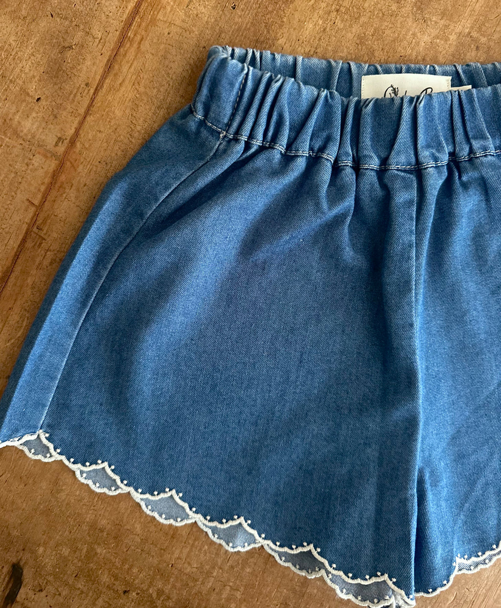 Scallop Denim shorts