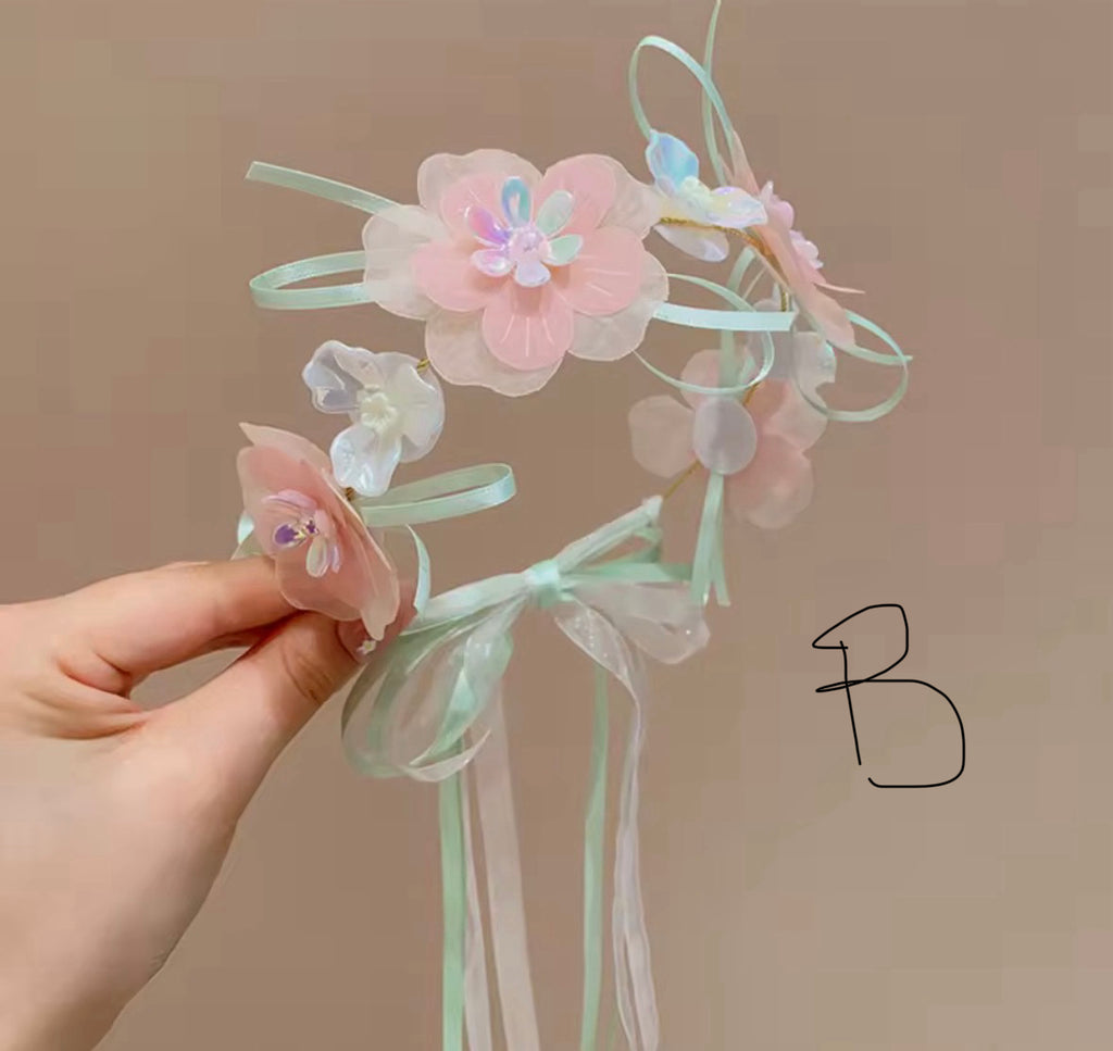 Pearlescent flower crown (3 colours)