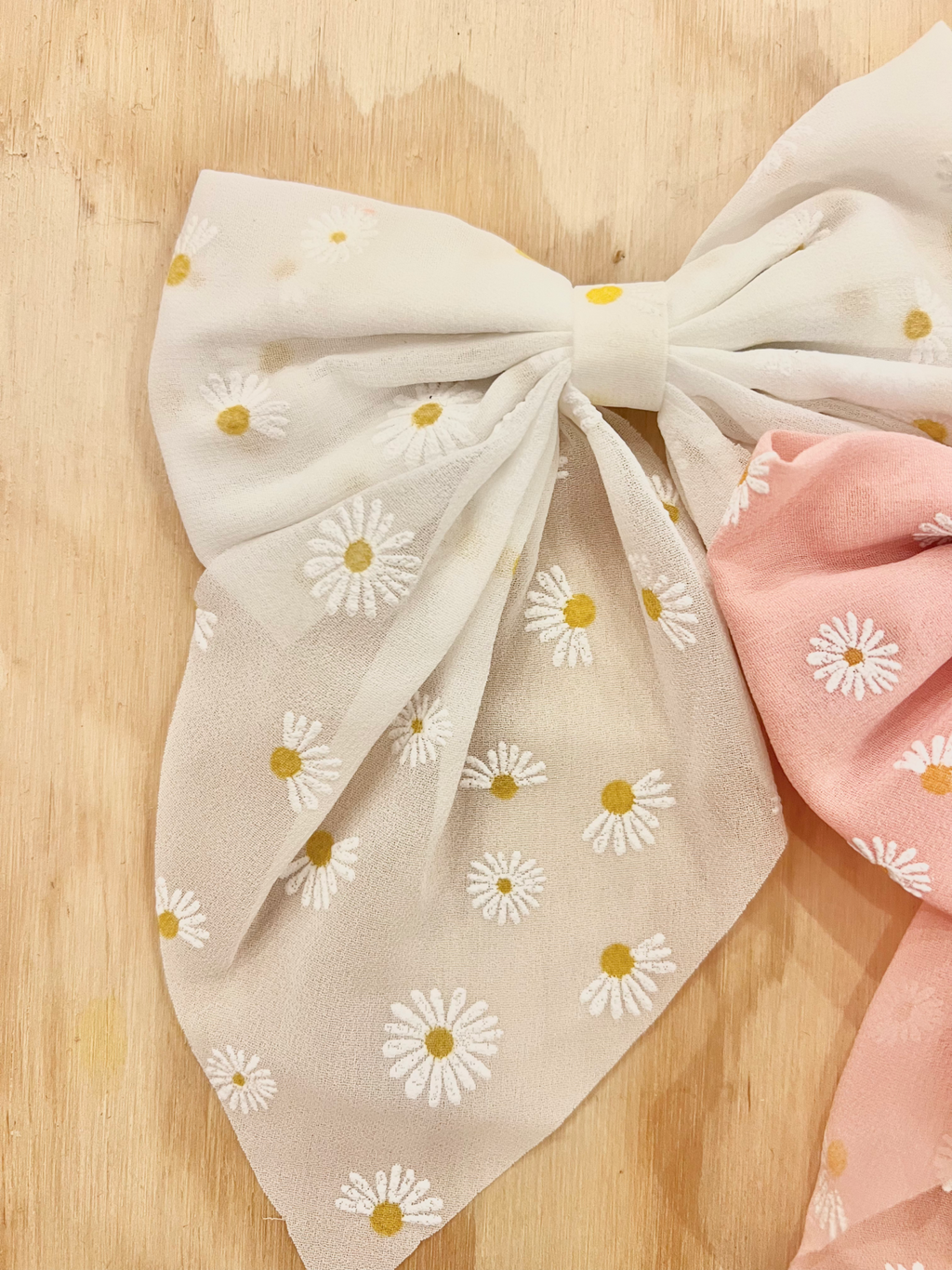 Daisy Tulle Bow Clip
