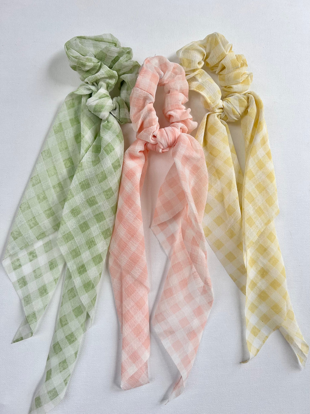 Gingham scrunchie scarf