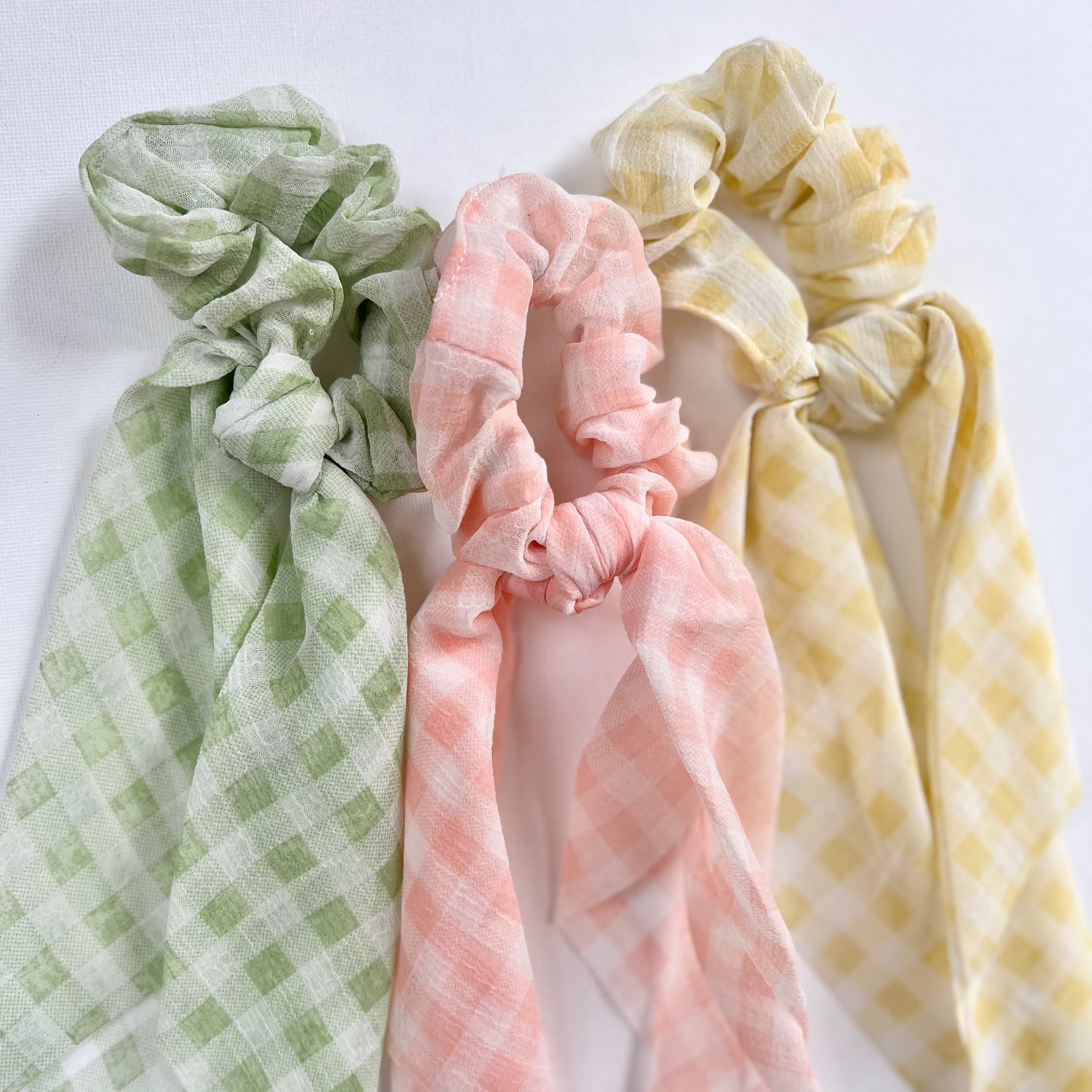 Gingham scrunchie scarf