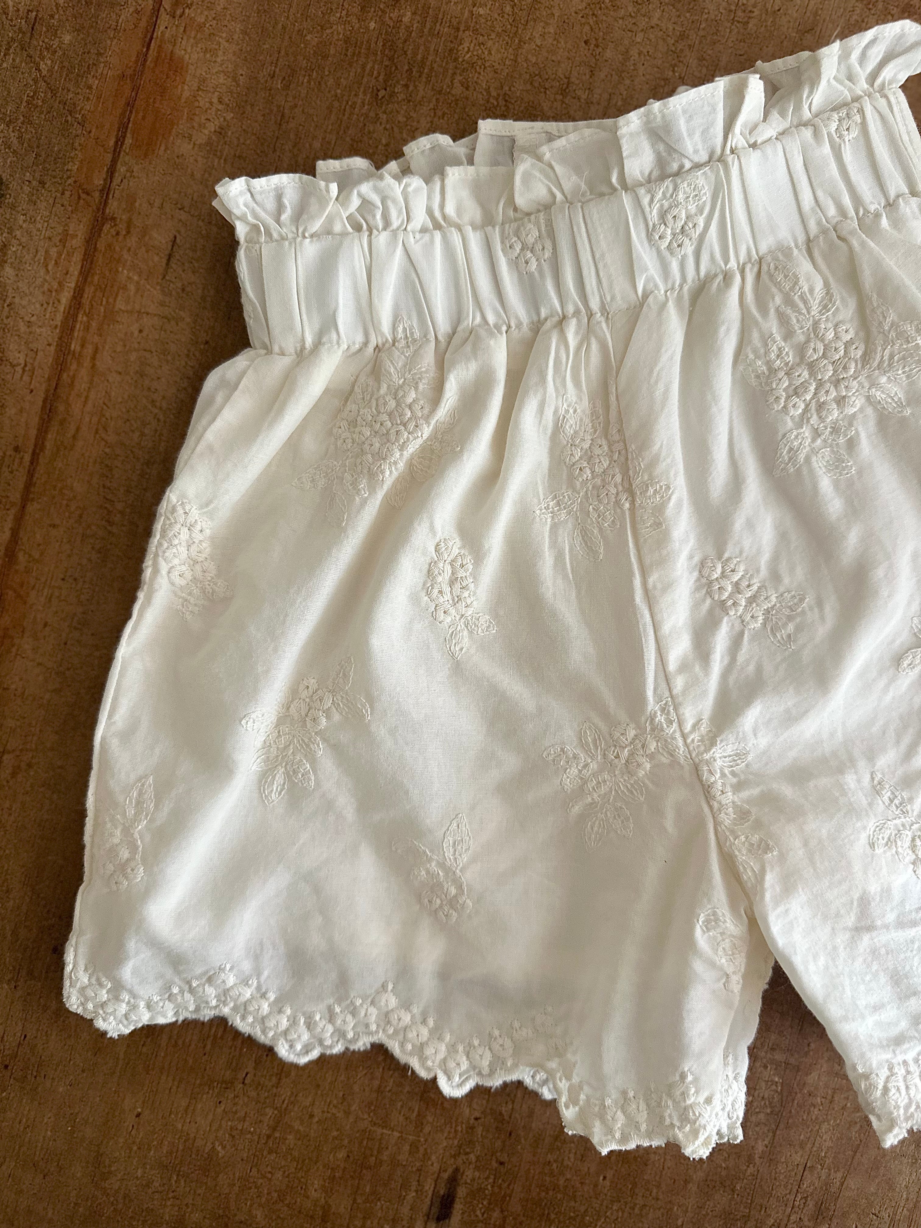 Broderie Scallop Shorts